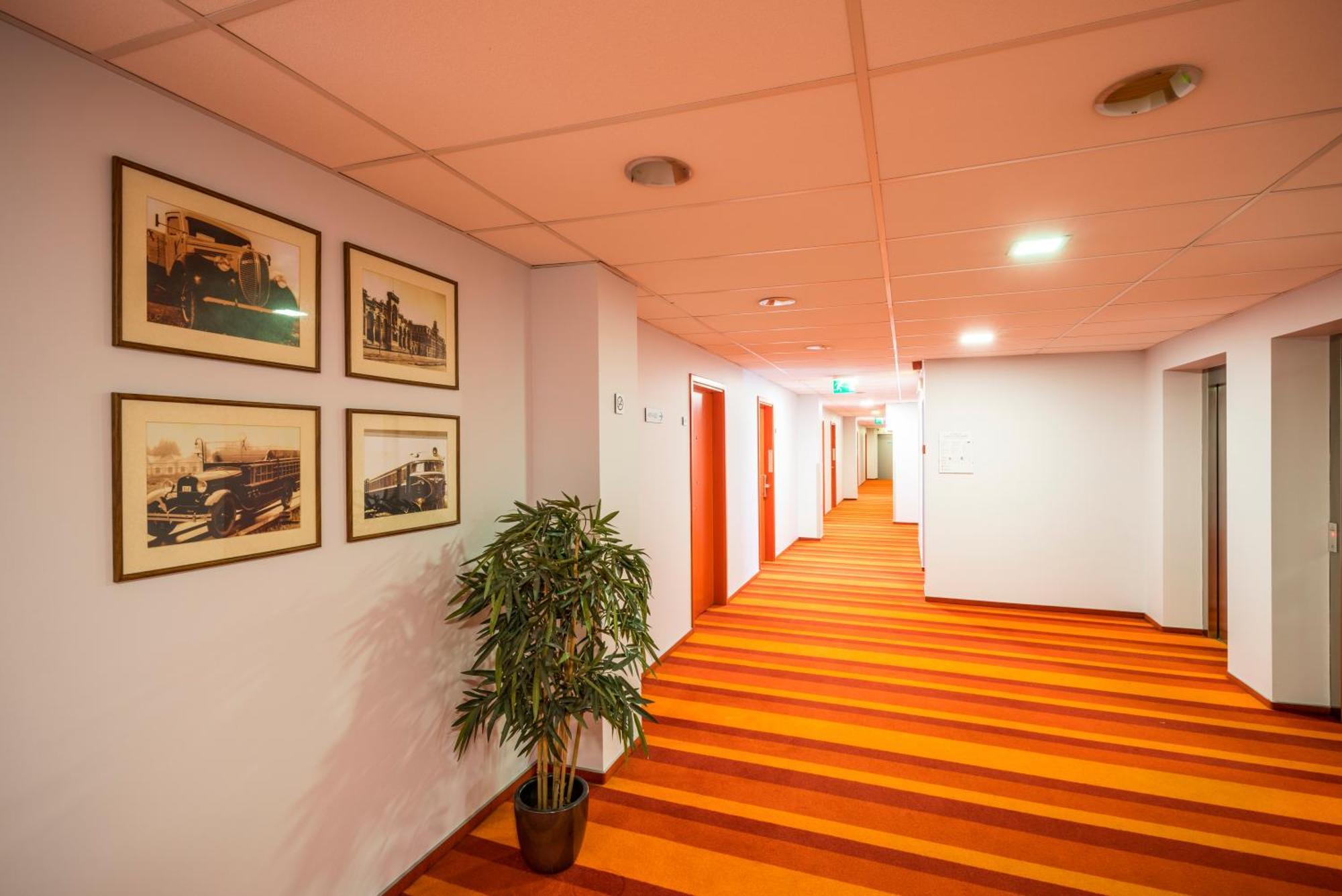 Rija Vef Hotel With Free Parking Riga Exterior photo
